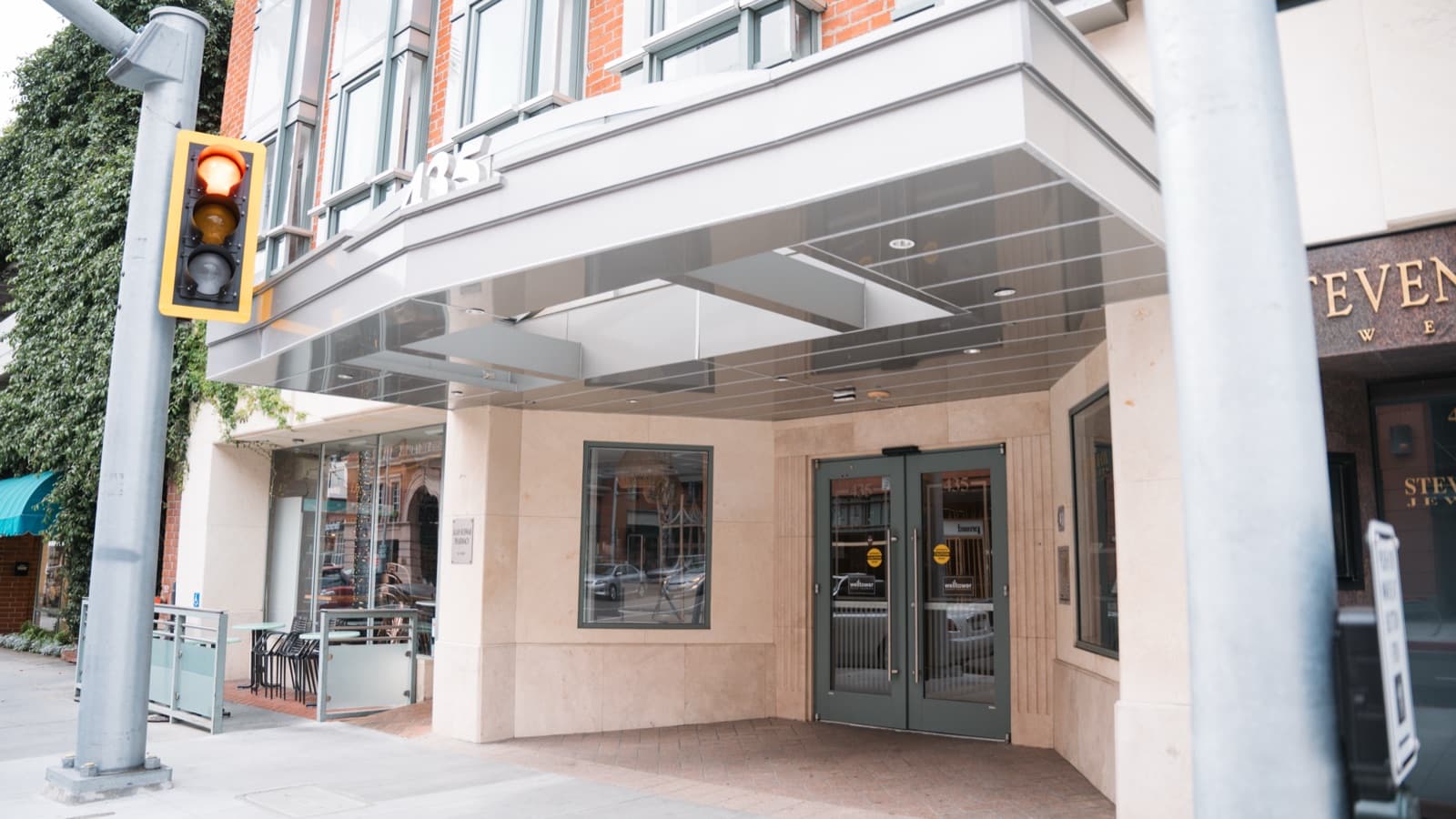 The entrance to 435 North Bedford Drive in Beverly Hills, under the awning